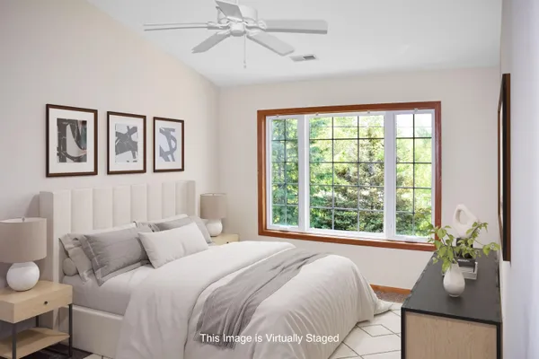$284,500 | 803 Cheyenne Avenue, Unit E, Grafton, WI 53024
