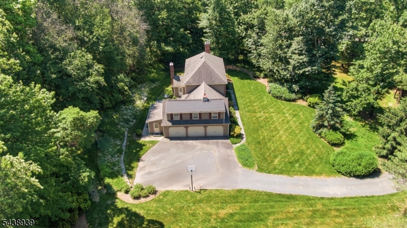 2 Tall Pines Road Morristown, NJ 07960 - Photo 4 of 35