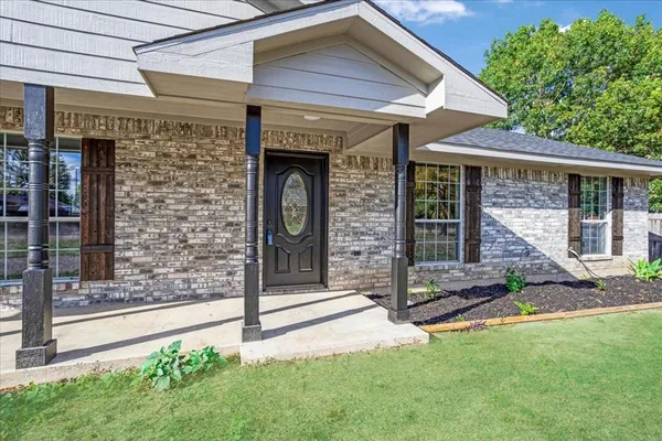 $289,900 | 108 West College Street, Leonard, TX 75452