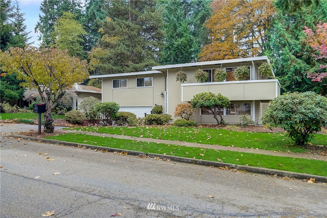 4109 Northeast 17th Street Renton, WA 98059 - Photo 2 of 28