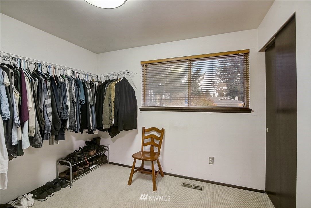 4109 Northeast 17th Street Renton, WA 98059 - Photo 18 of 28