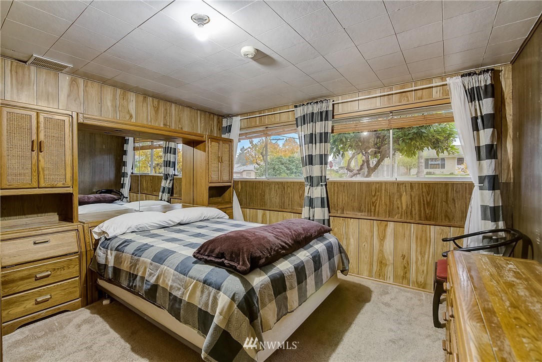 4109 Northeast 17th Street Renton, WA 98059 - Photo 19 of 28