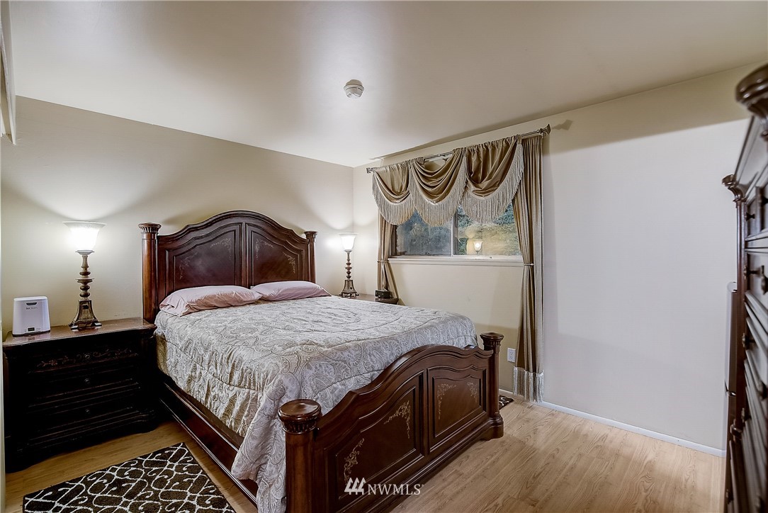 4109 Northeast 17th Street Renton, WA 98059 - Photo 20 of 28