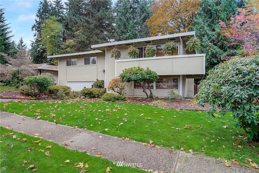 4109 Northeast 17th Street Renton, WA 98059 - Photo 3 of 28