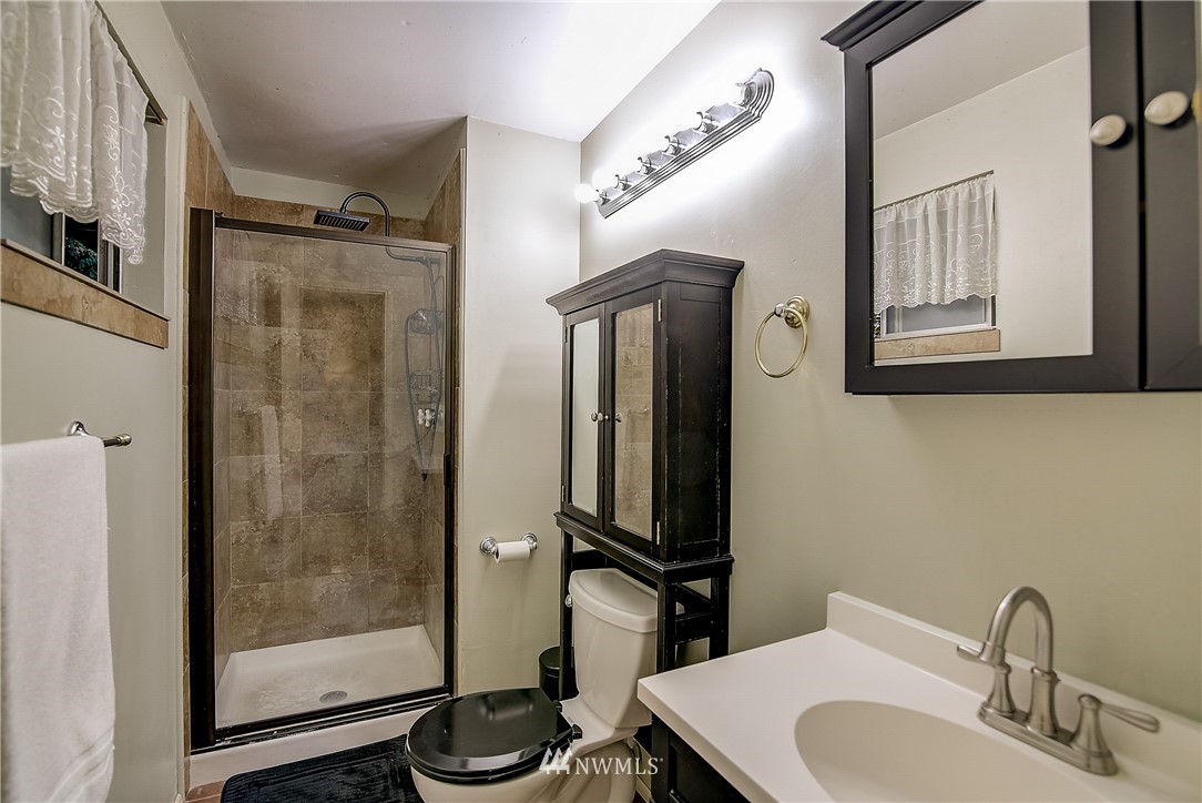 4109 Northeast 17th Street Renton, WA 98059 - Photo 21 of 28