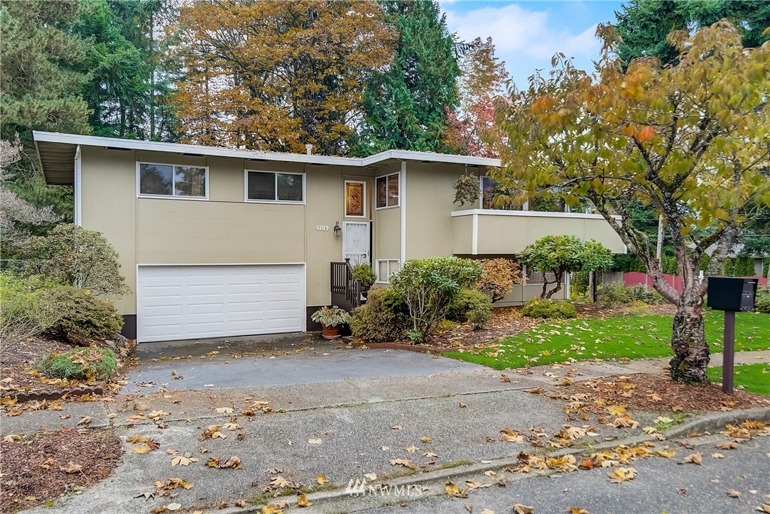 4109 Northeast 17th Street Renton, WA 98059 - Photo 4 of 28