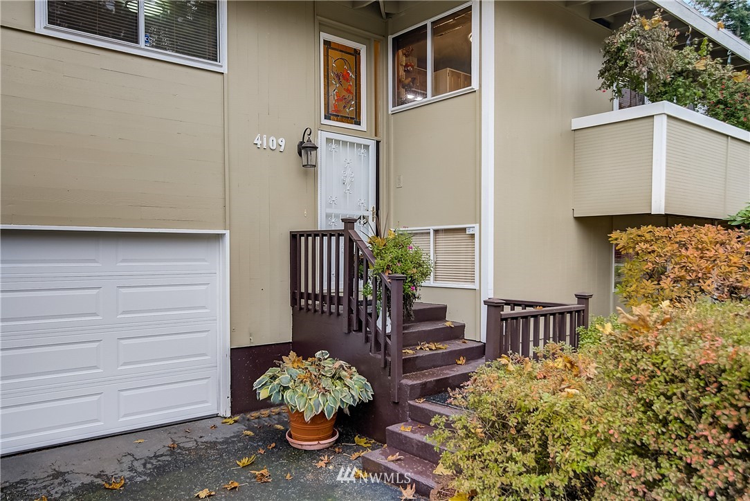 4109 Northeast 17th Street Renton, WA 98059 - Photo 5 of 28