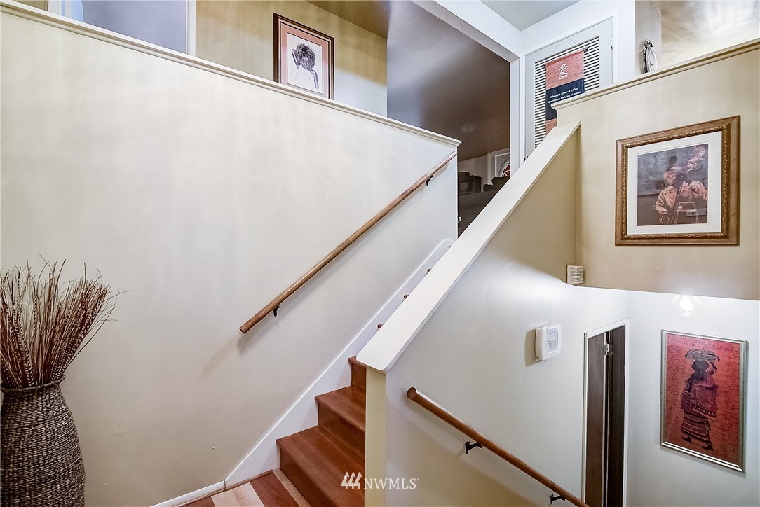 4109 Northeast 17th Street Renton, WA 98059 - Photo 6 of 28