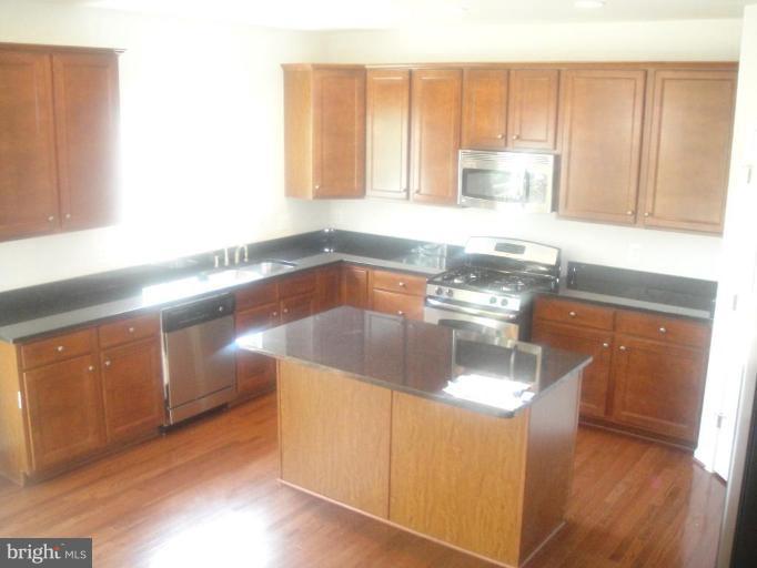 4225 Meyers Road Triangle, VA 22172 - Photo 2 of 10 Kitchen