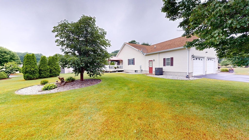 7 Fox Run Circle Auburn, MA 01501 - Photo 11 of 42