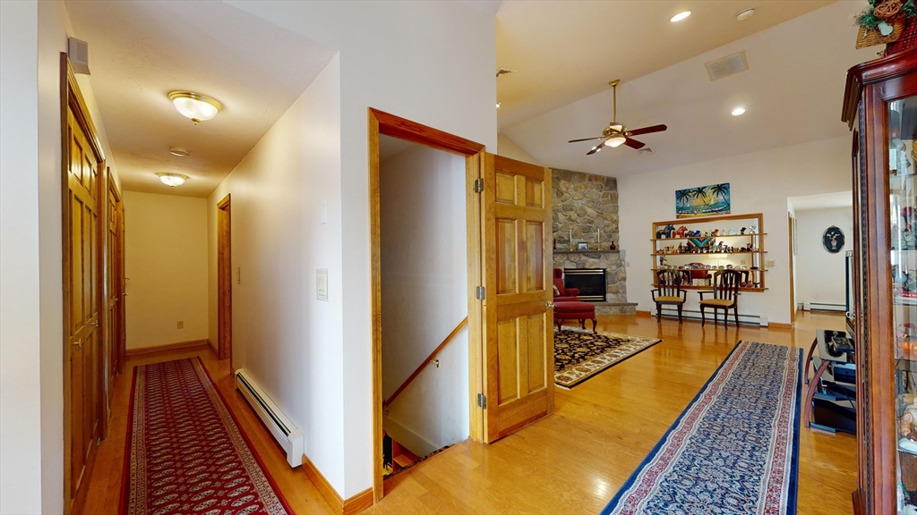 7 Fox Run Circle Auburn, MA 01501 - Photo 15 of 42