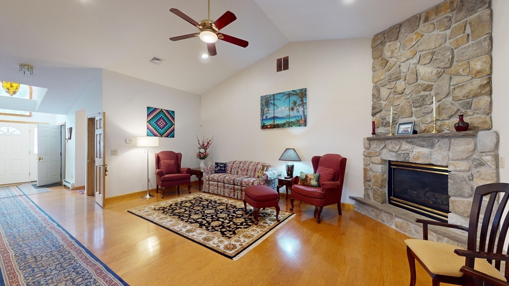 7 Fox Run Circle Auburn, MA 01501 - Photo 17 of 42