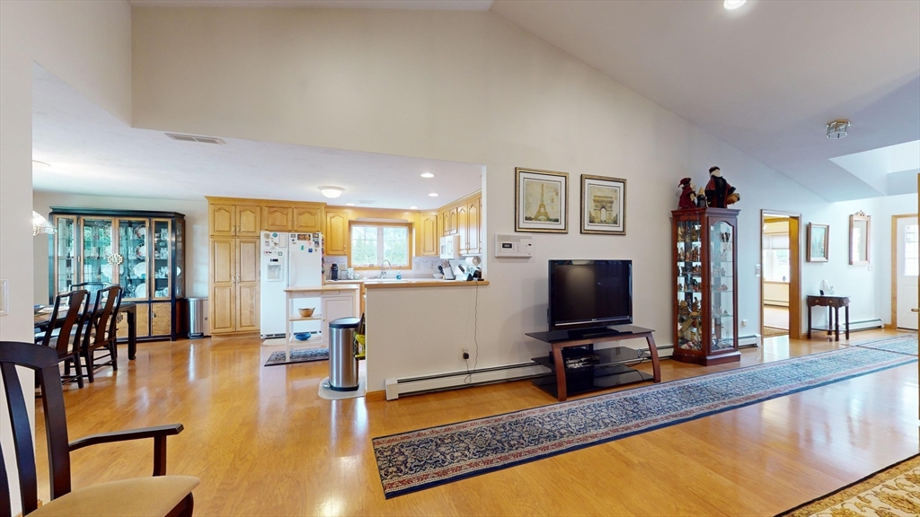 7 Fox Run Circle Auburn, MA 01501 - Photo 19 of 42