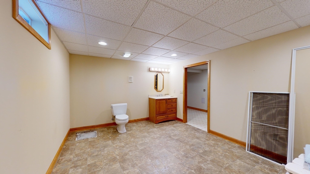 7 Fox Run Circle Auburn, MA 01501 - Photo 37 of 42