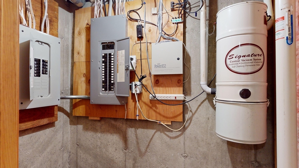 7 Fox Run Circle Auburn, MA 01501 - Photo 42 of 42