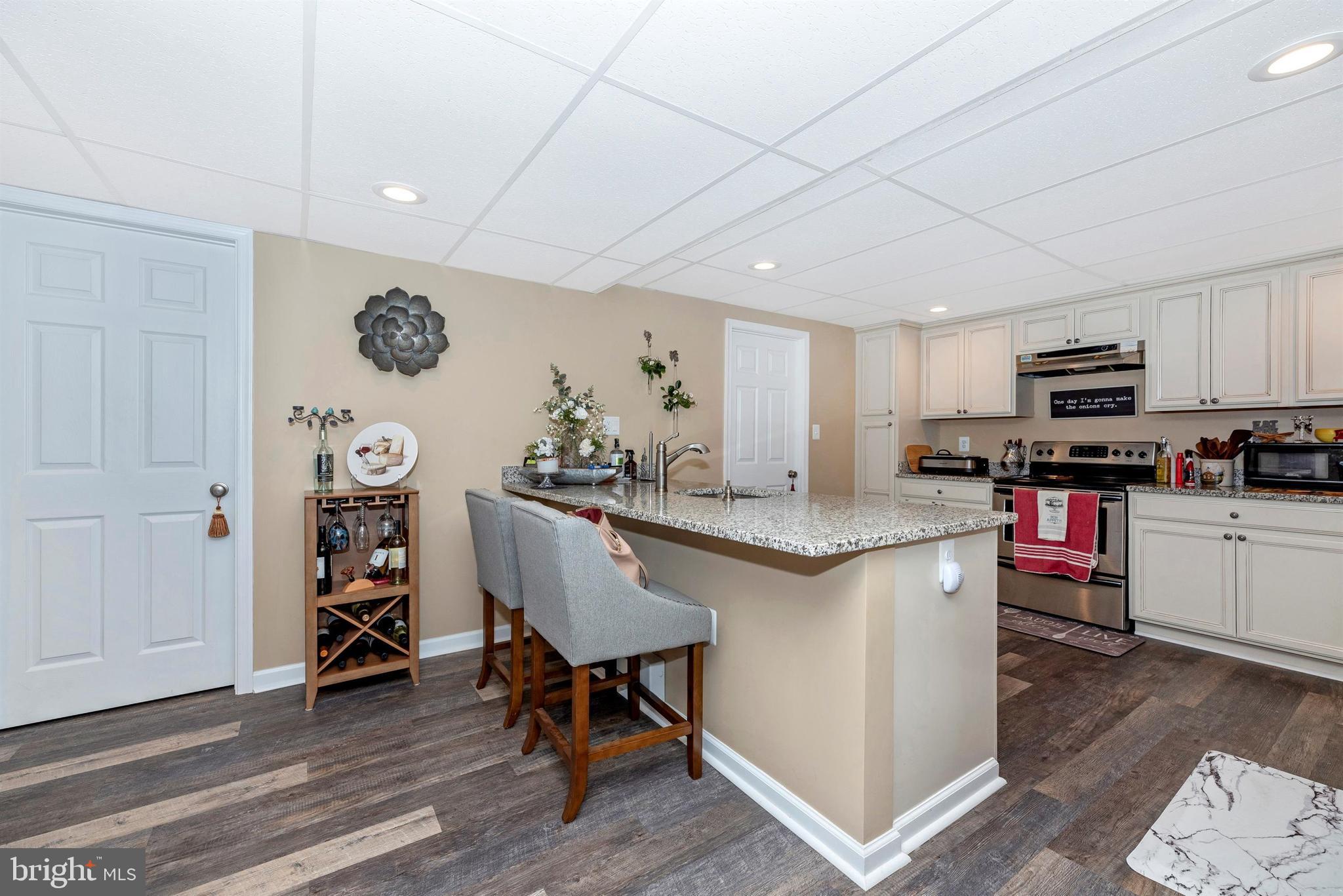 13101 Prices Distillery Road Clarksburg, MD 20871 - Photo 37 of 77 apartment kitchen granite counter tops