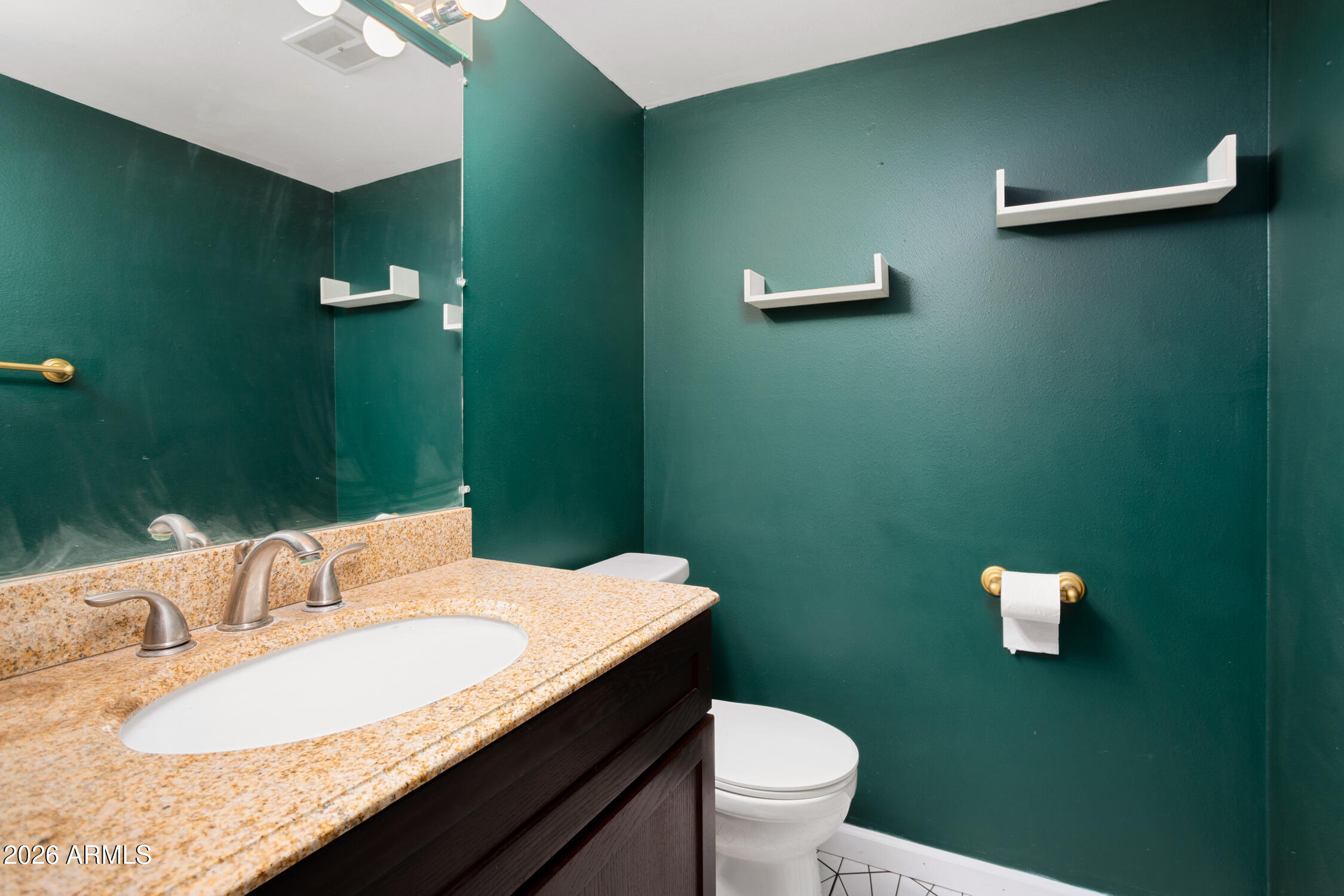 1320 East Bethany Home Road, Unit 102 Phoenix, AZ 85014 - Photo 18 of 30 18-UQ6A0500