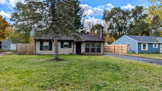 $235,000 | 1056 Elmwood Street, Plainwell, MI 49080