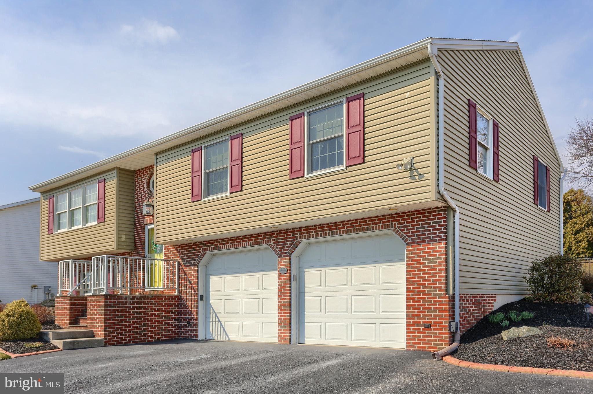 379 Limestone Road Carlisle, PA 17015 - Photo 3 of 29 Gallery Image 3