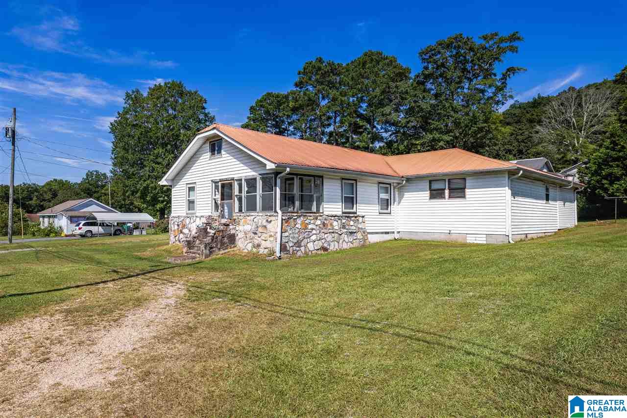 310 3rd Avenue West Oneonta, AL 35121 - Photo 3 of 27