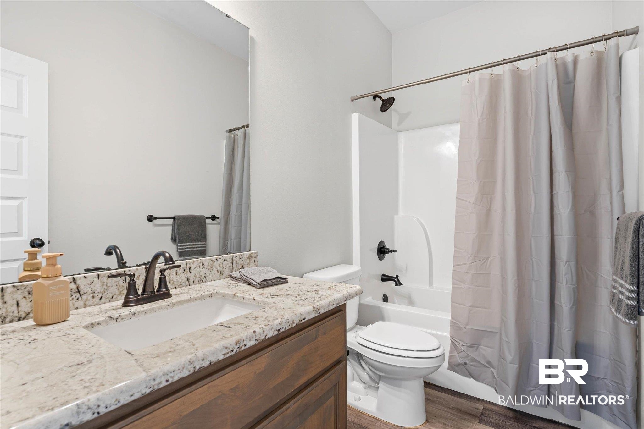 13198 Gopher Court Elberta, AL 36530 - Photo 20 of 37 3rd spacious bathroom