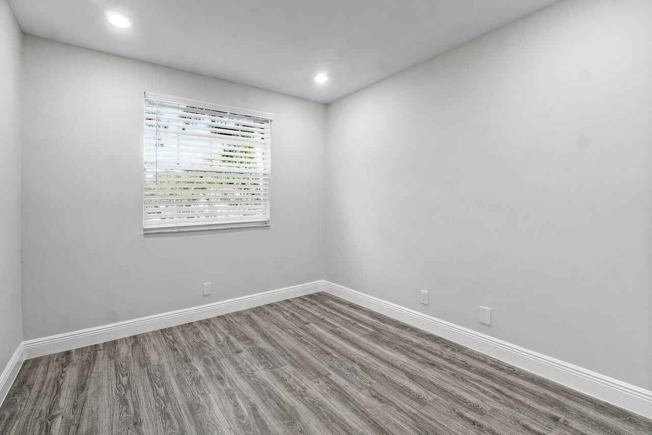 6652 Via Regina Boca Raton, FL 33433 - Photo 16 of 32 020-6652ViaRegina-BocaRaton-FL-33433-SMA