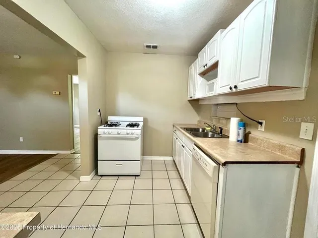 $1,575 | 1032 Marlow Avenue, Spring Hill, FL 34606