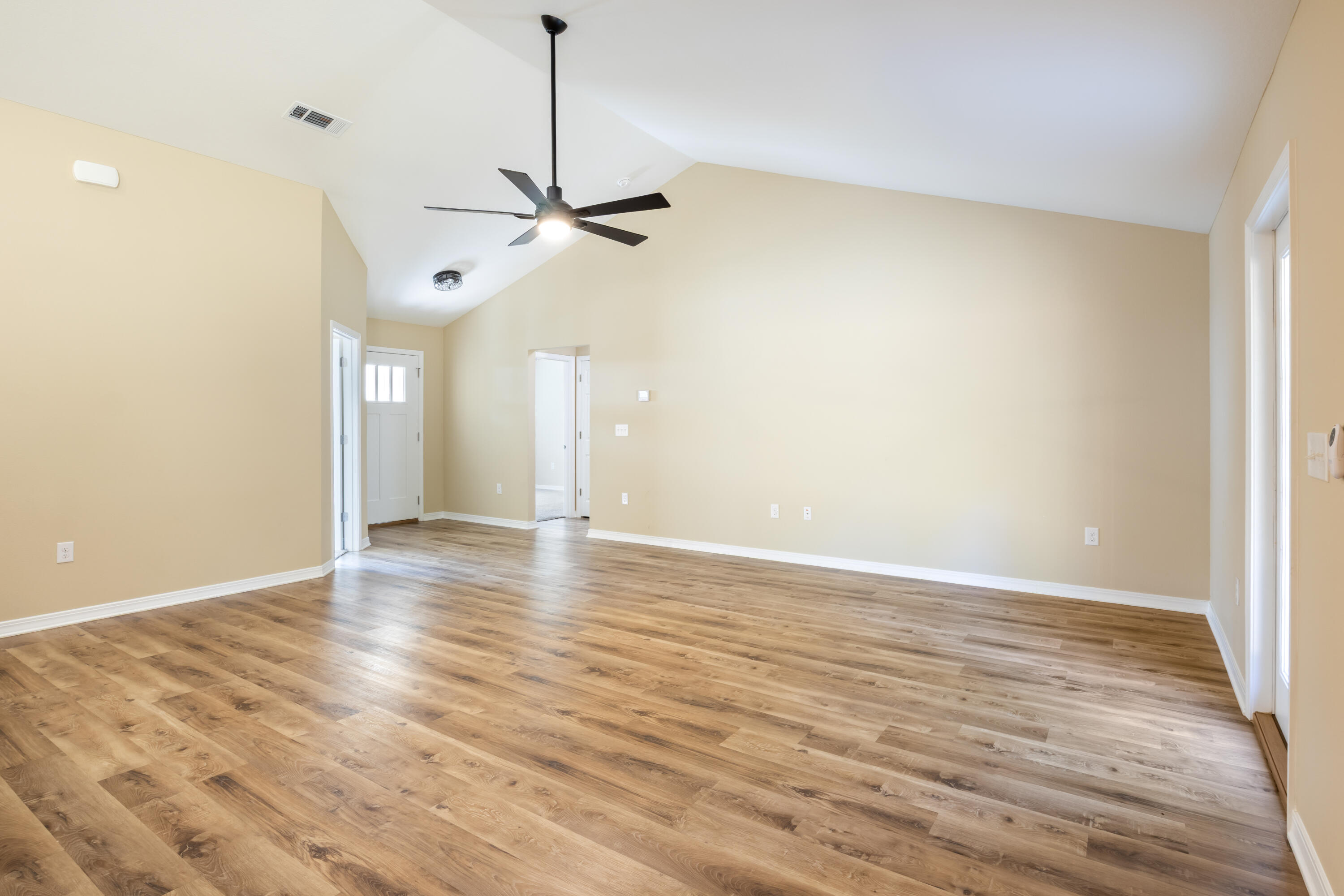 108 North Rayburn Street Crestview, FL 32539 - Photo 5 of 41 108a Rayburn St-6