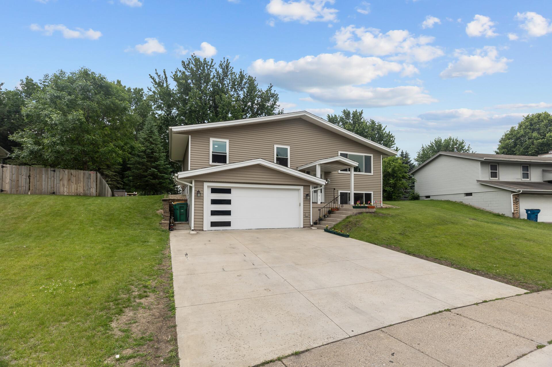 4990 148th Path West Apple Valley, MN 55124 - Photo 2 of 45