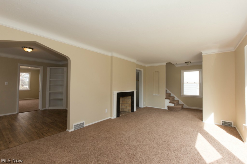 3911 East Antisdale Road Cleveland, OH 44118 - Photo 4 of 21 Gallery Image 4