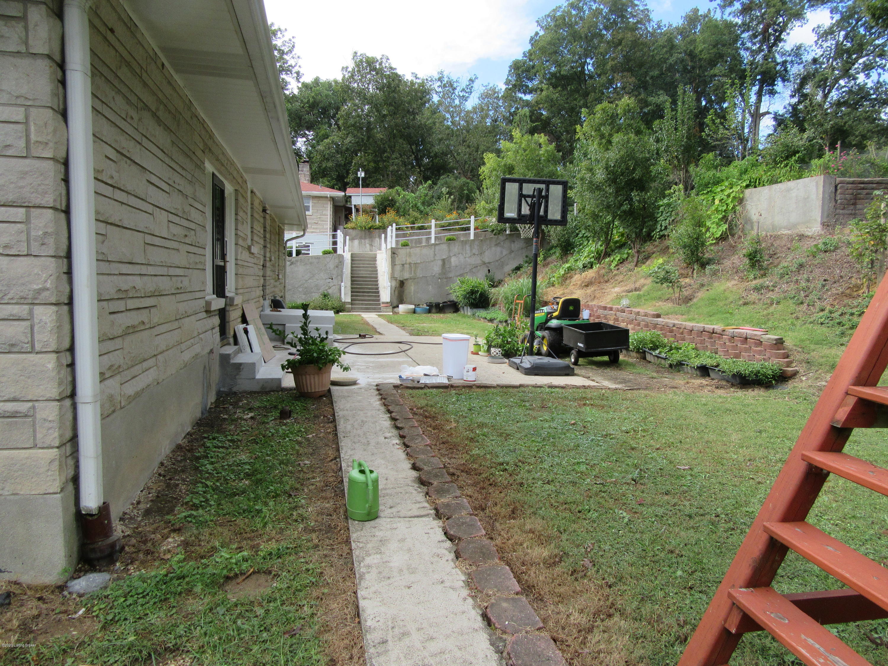 8504 3rd Street Road Louisville, KY 40272 - Photo 5 of 22 IMG_5785