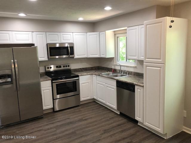 5105 Queens Castle Road Louisville, KY 40229 - Photo 11 of 27 I Kitchen MG_1088