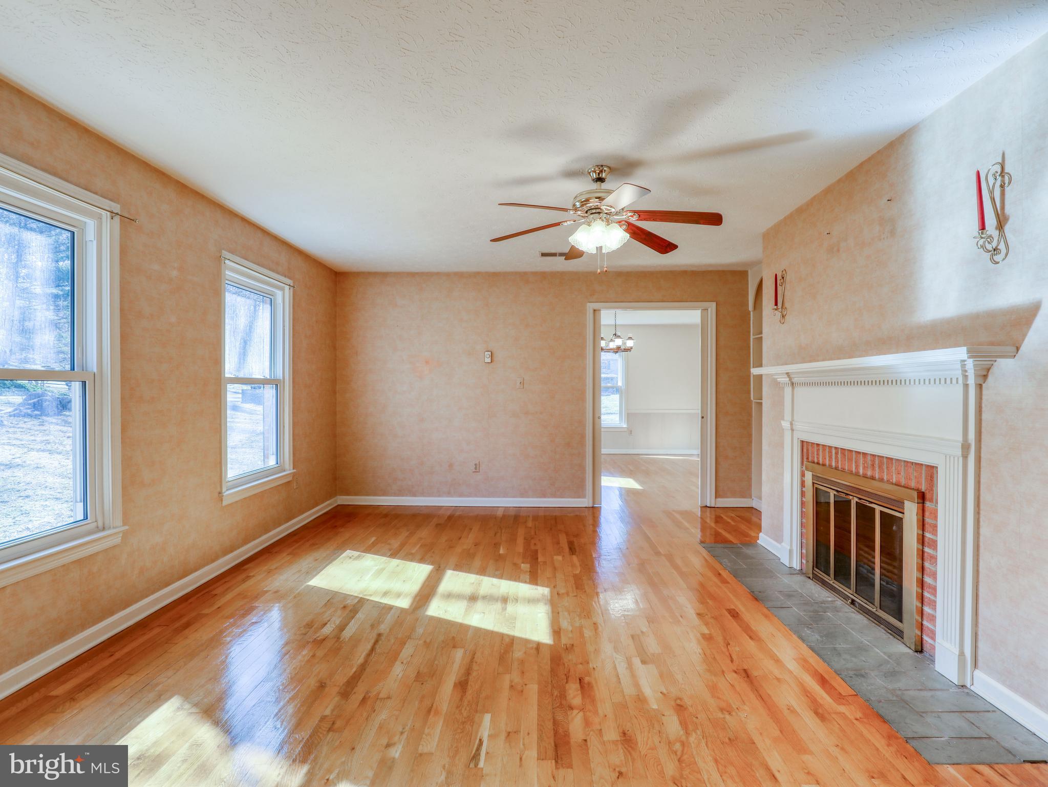 163 Old Forest Circle Winchester, VA 22602 - Photo 14 of 41 Living Room