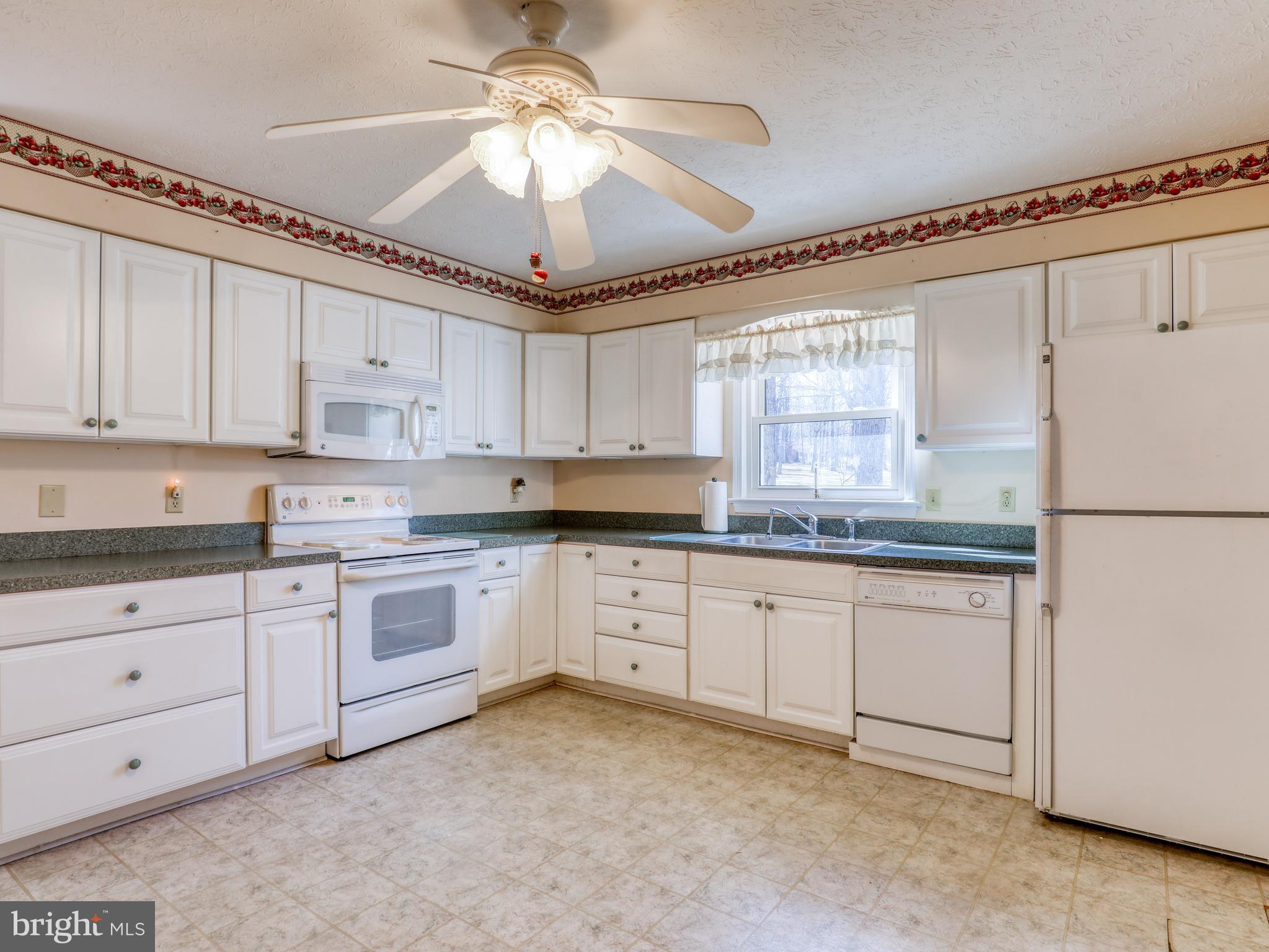 163 Old Forest Circle Winchester, VA 22602 - Photo 20 of 41 Kitchen