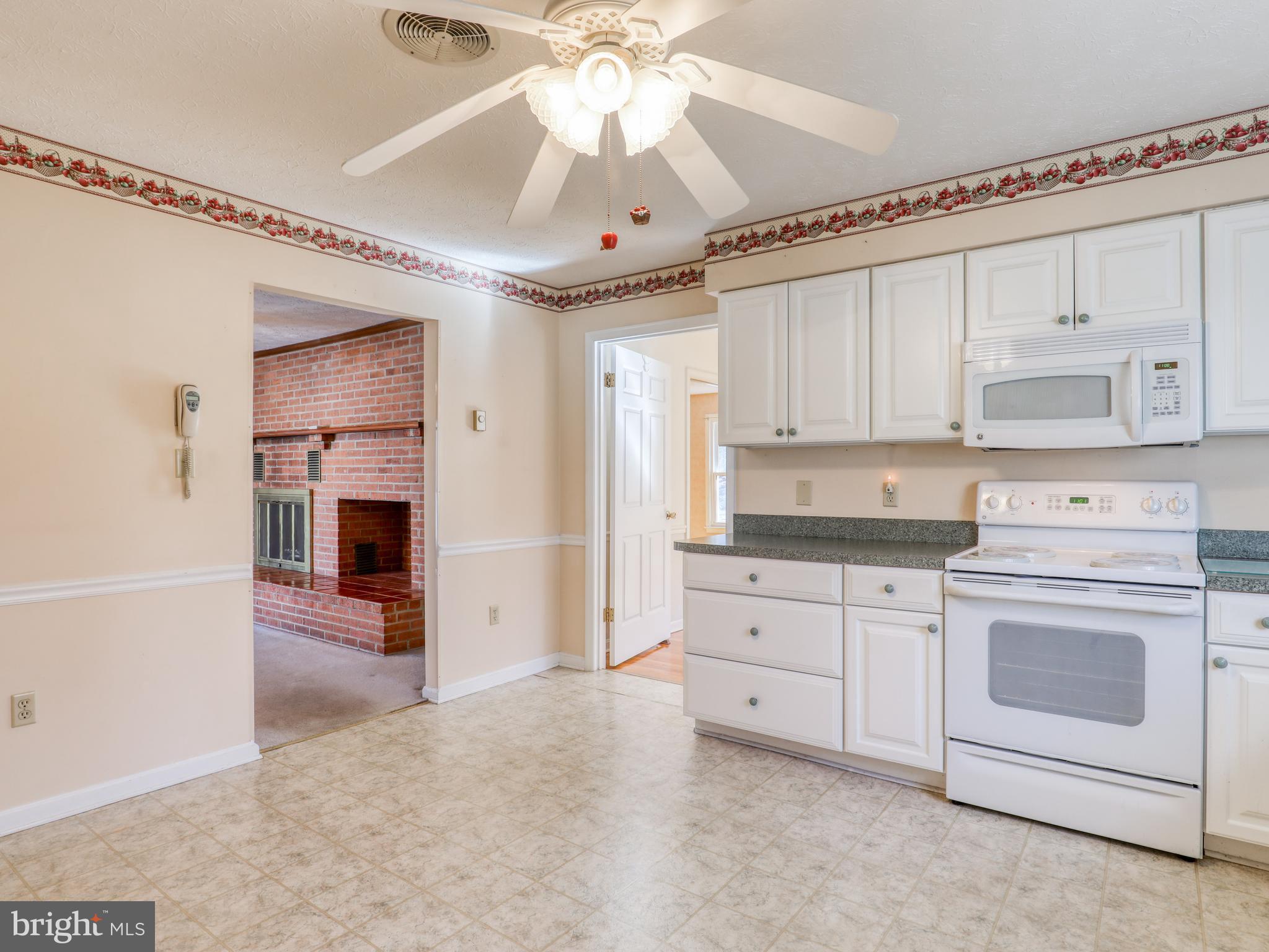 163 Old Forest Circle Winchester, VA 22602 - Photo 21 of 41 Kitchen