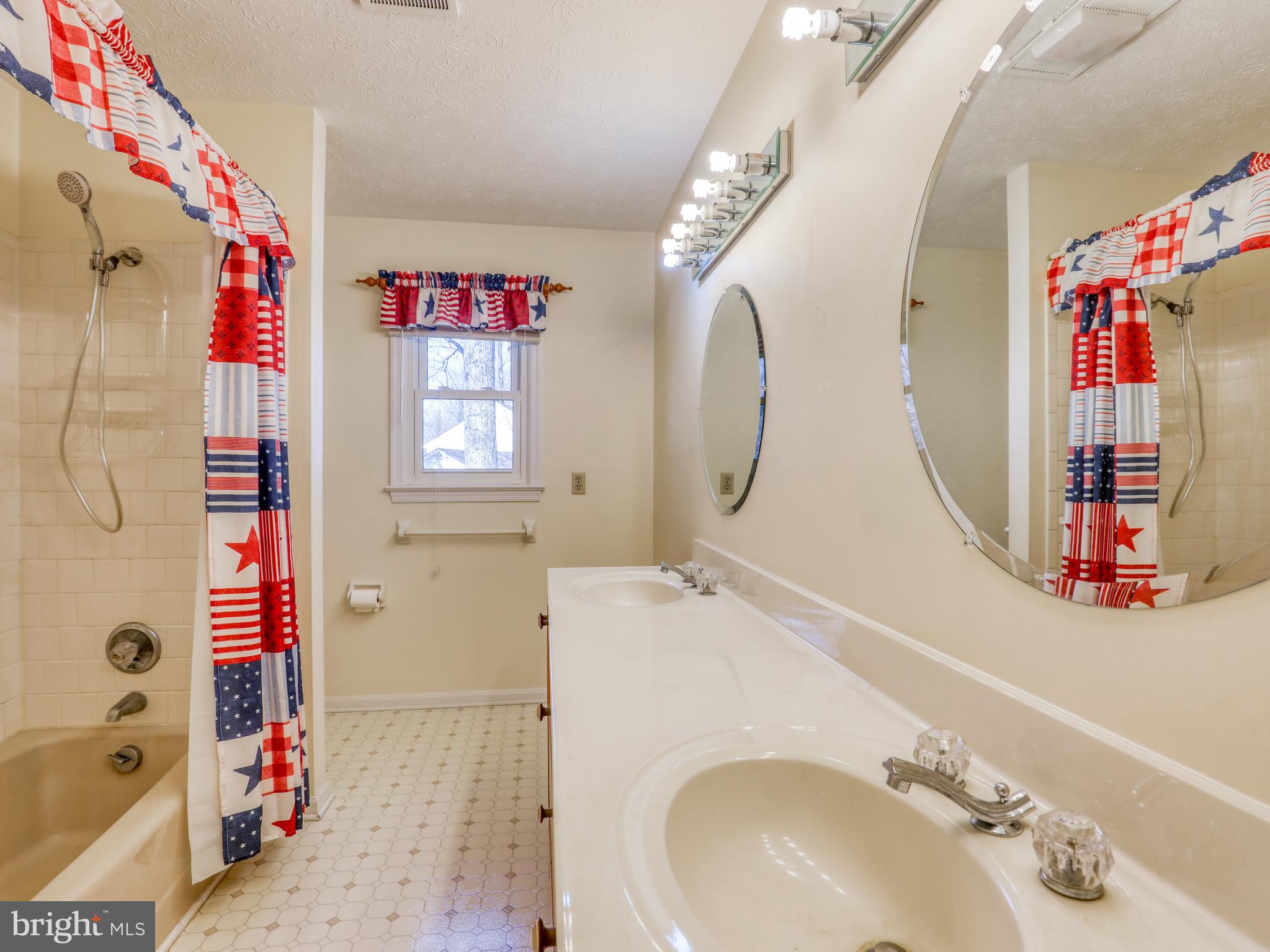 163 Old Forest Circle Winchester, VA 22602 - Photo 29 of 41 Hall Bath