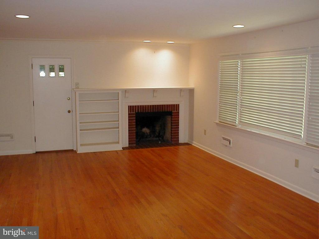 1405 Clayton Road Lancaster, PA 17603 - Photo 2 of 7 Gallery Image 2
