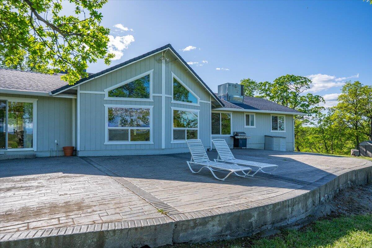 20410 Mallorca Lane Red Bluff, CA 96080 - Photo 24 of 37 a house view with a sitting space
