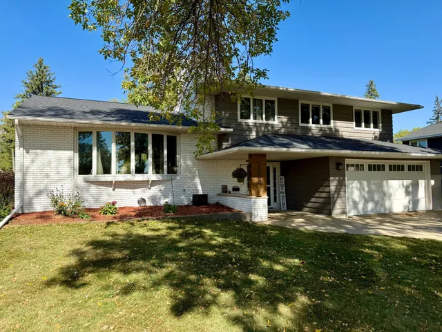 $295,000 | 1000 West Birch Avenue, Olivia, MN 56277