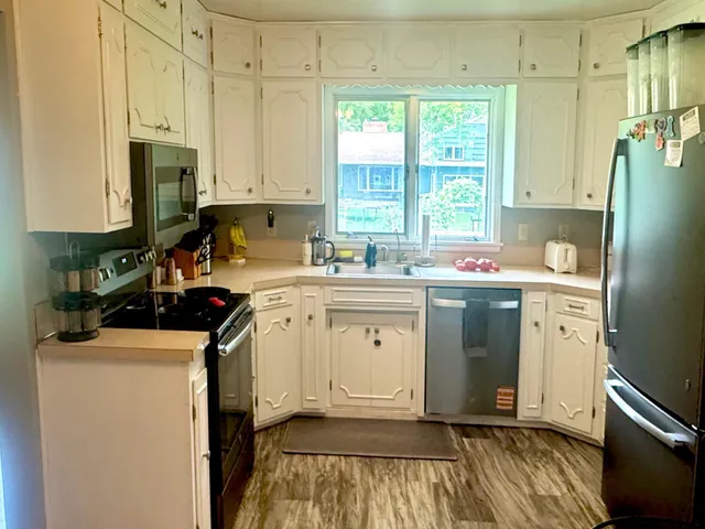 $295,000 | 1000 West Birch Avenue, Olivia, MN 56277