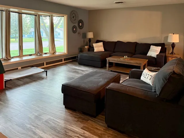 $295,000 | 1000 West Birch Avenue, Olivia, MN 56277