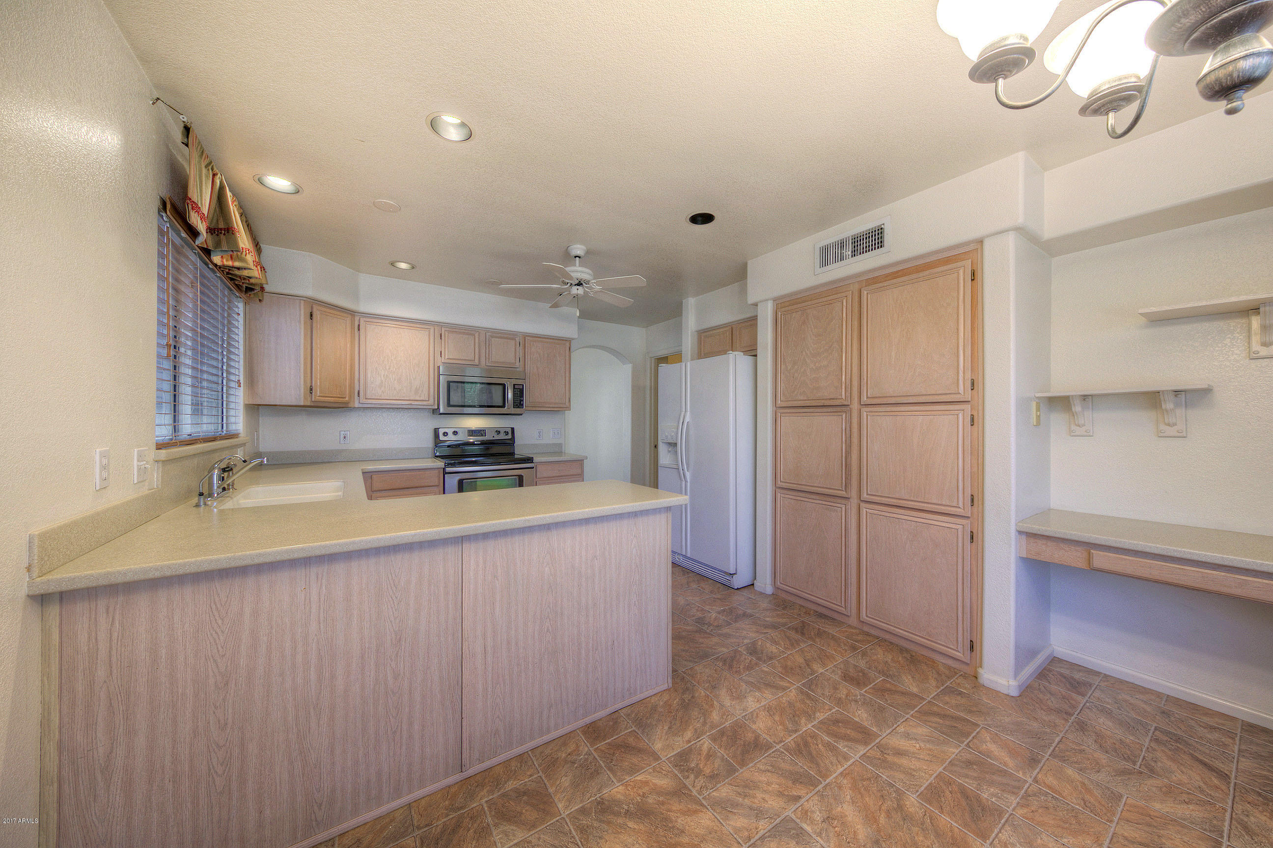 3031 East Escuda Road Phoenix, AZ 85050 - Photo 11 of 25 3031EEscudaRd011