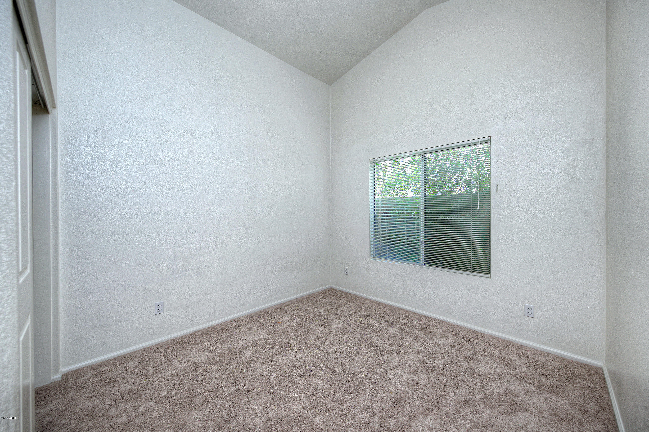 3031 East Escuda Road Phoenix, AZ 85050 - Photo 15 of 25 3031EEscudaRd015