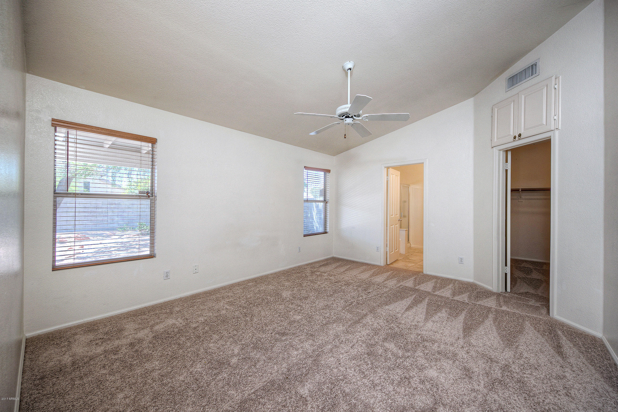 3031 East Escuda Road Phoenix, AZ 85050 - Photo 16 of 25 3031EEscudaRd016
