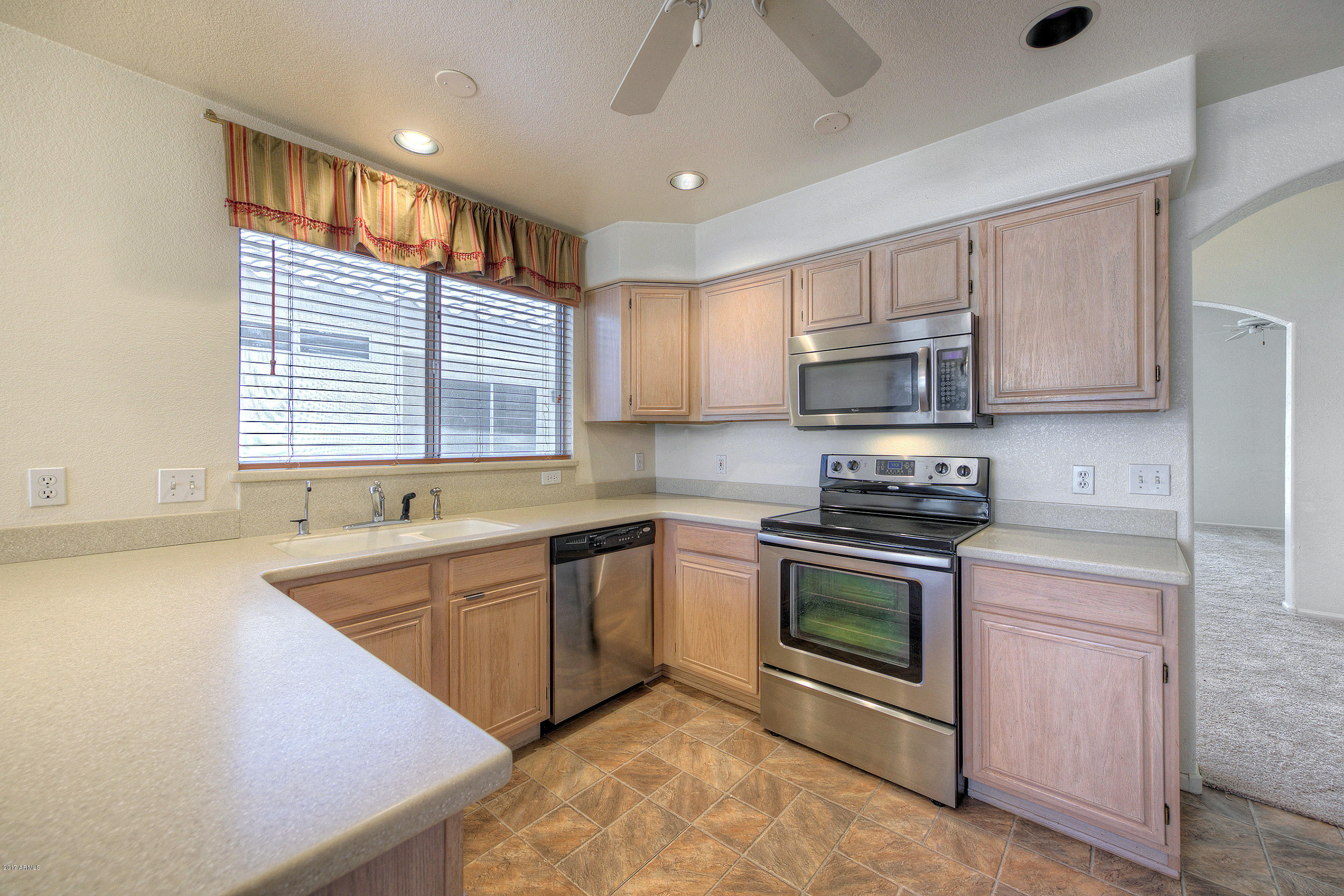 3031 East Escuda Road Phoenix, AZ 85050 - Photo 8 of 25 3031EEscudaRd008