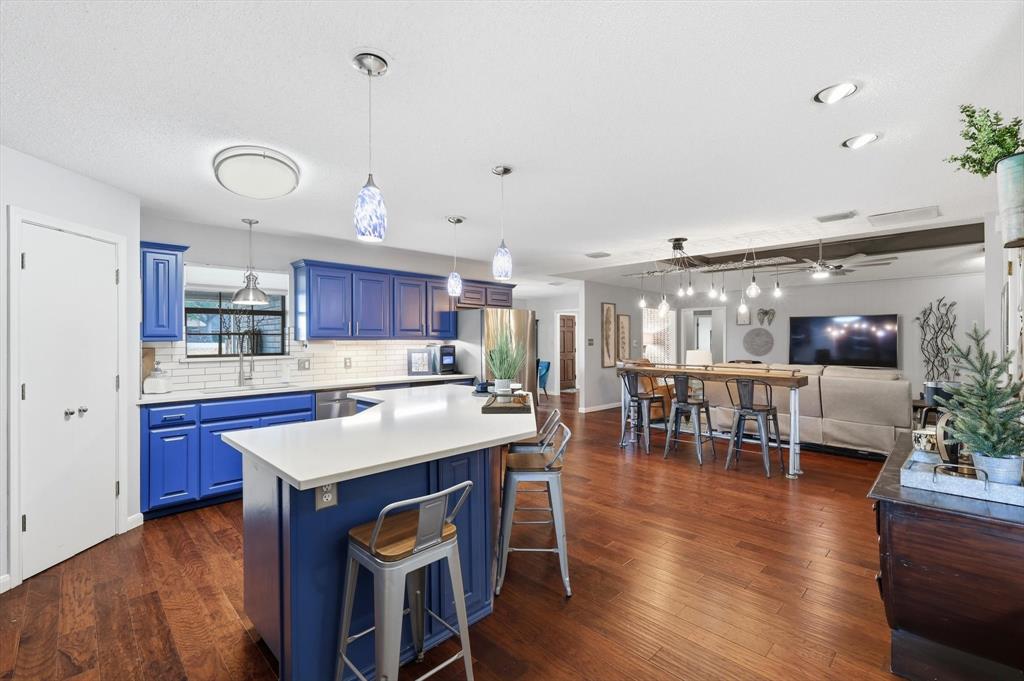 5301 Chinn Chapel Road Double Oak, TX 75028 - Photo 12 of 32 Open with plenty of room to entertain.