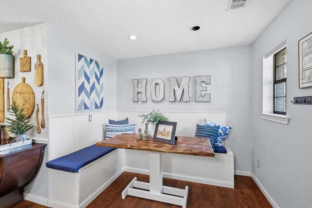 5301 Chinn Chapel Road Double Oak, TX 75028 - Photo 13 of 32 Built in seating