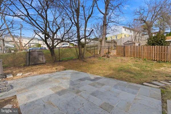 $3,900 | 4813 20th Place North, Arlington, VA 22207