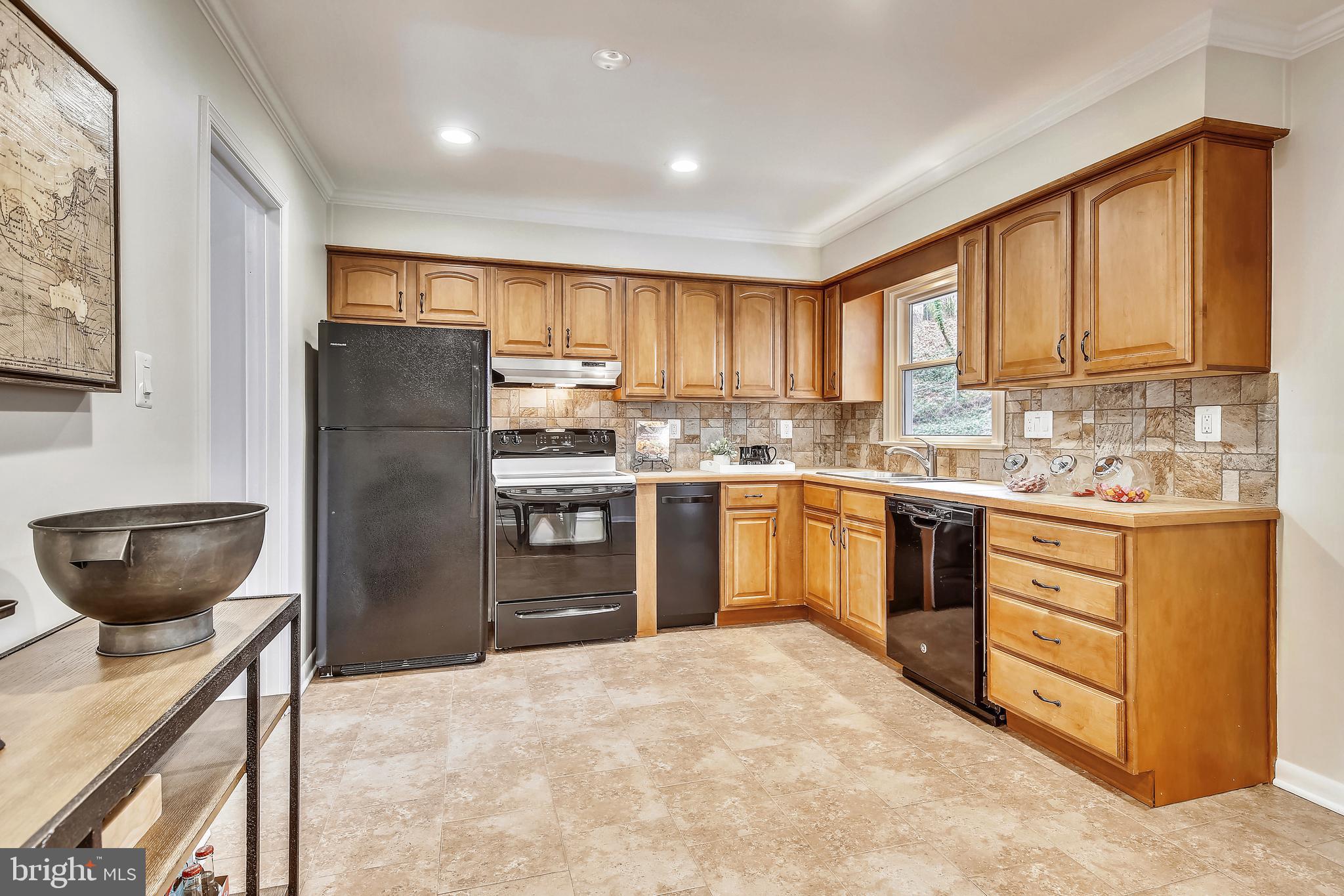 4101 Laurel Road Alexandria, VA 22309 - Photo 15 of 70 Kitchen