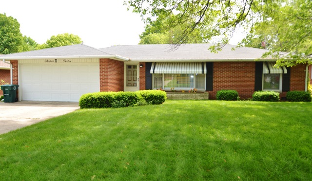 1312 North Greenbriar Road Muncie, IN 47304 - Photo 1 of 16 Gallery Image 1